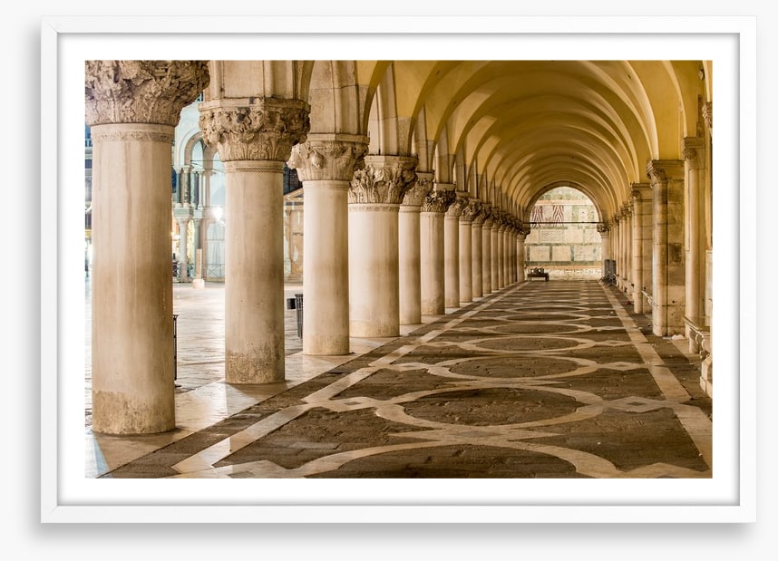 Piazza pillars