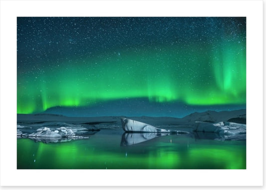 Icebergs under Northern Lights
