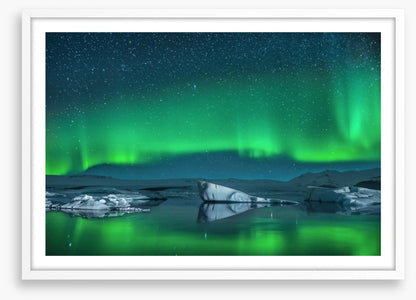 Icebergs under Northern Lights