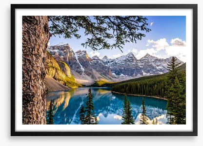 Moraine Lake mountains