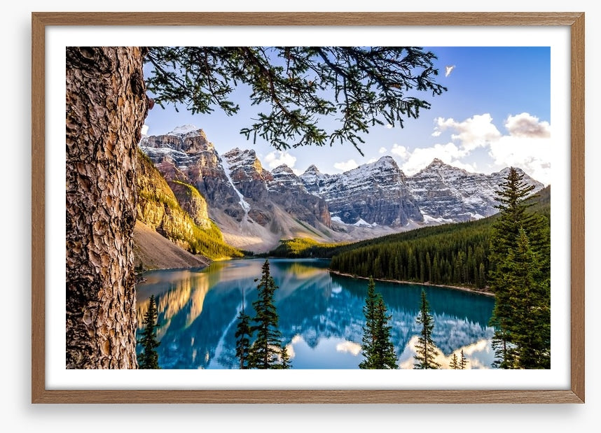 Moraine Lake mountains