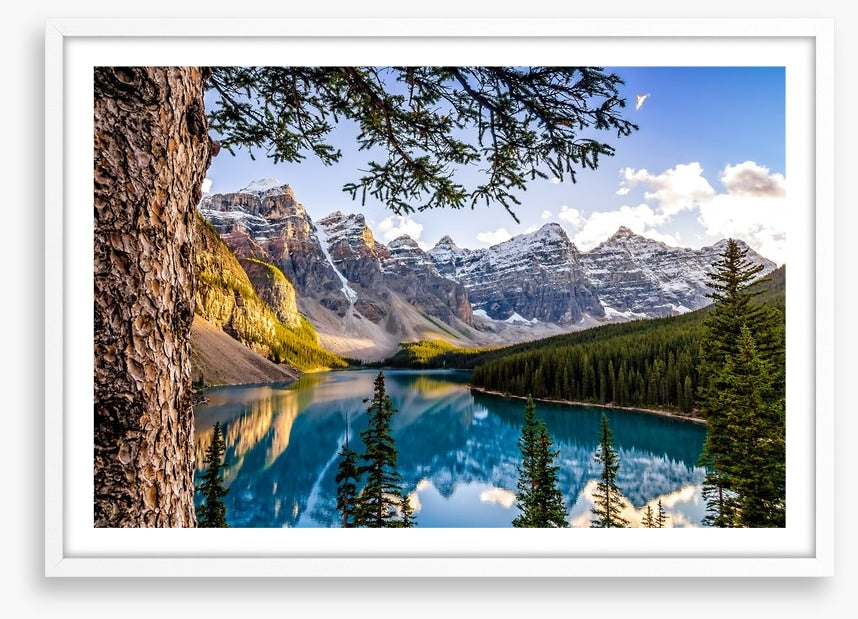 Moraine Lake mountains