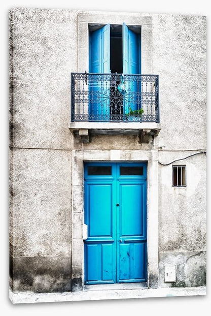 Blue doors, Saint-Hilaire