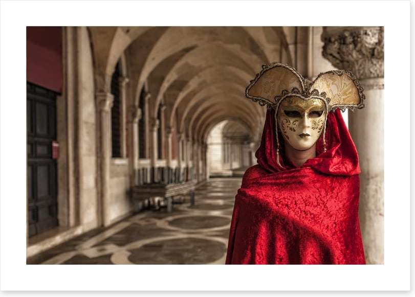 Scarlet masquerade