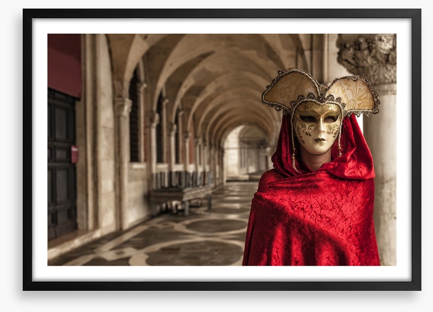 Scarlet masquerade