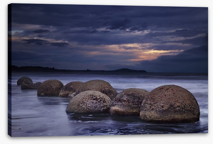 Mysterious Moeraki boulders