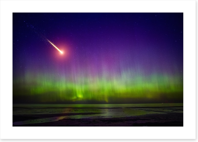 The aurora comet