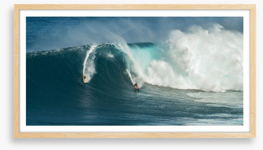 Surfing duo panorama