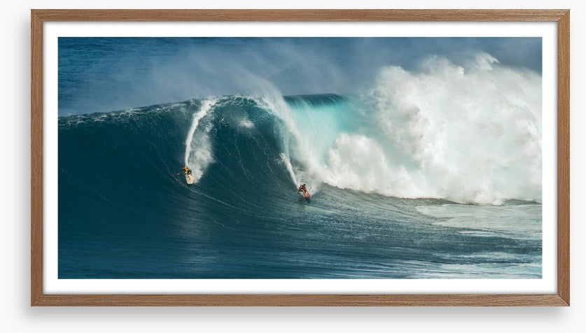 Surfing duo panorama
