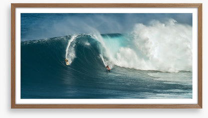 Surfing duo panorama