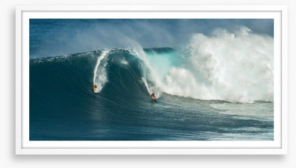 Surfing duo panorama