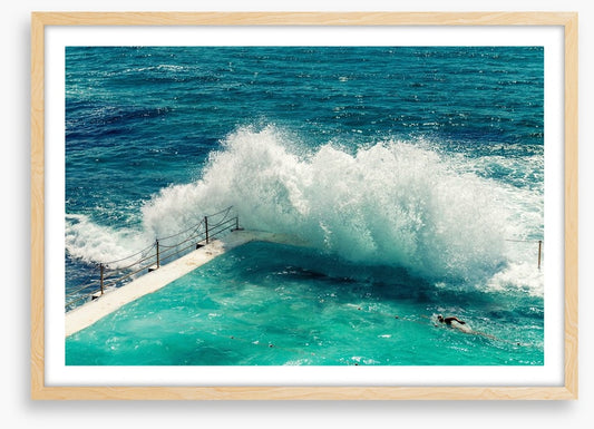 Iceburgs splash