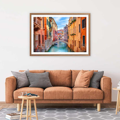 Colours of the canal