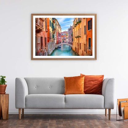 Colours of the canal
