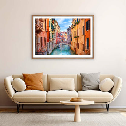 Colours of the canal